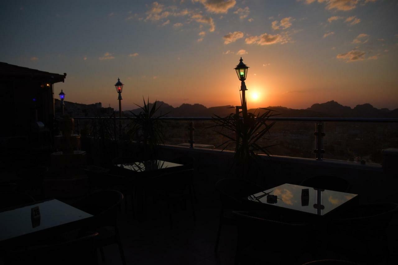 Petra Visitors Hotel Wadi Musa Ngoại thất bức ảnh